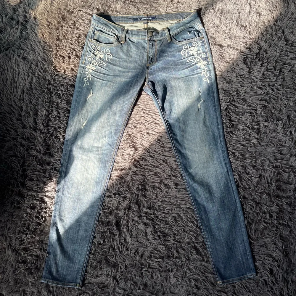 DRIFTWOOD Classic Blue Embroidered Jeans with Distressed Detailing USA Denim Y2K - Picture 2 of 10